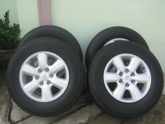 ขายล้อแม็ก Toyota Fortuner 17"x7.5" 6รู139 et30 + ยางปี11 (081-3747940)