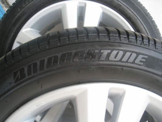 ขายล้อแม็กเดิม Honda Jazz 16"x6" 4รู 100+ยางปี 10 (2 เส้น)(081-3747940)