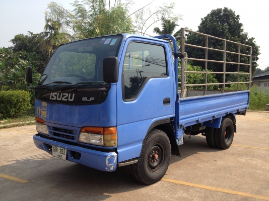 ขายหกล้อ ISUZU ELF ปี 44 เครื่อง 3100 cc เพาเวอร์ กระจกไฟฟ้า ป้ายไม่ติดเวลา คลัซซี่สวย ขายตามสภาพ 350,000