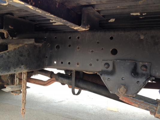 ขายหกล้อ ISUZU ELF ปี 44 เครื่อง 3100 cc เพาเวอร์ กระจกไฟฟ้า ป้ายไม่ติดเวลา คลัซซี่สวย ขายตามสภาพ 350,000