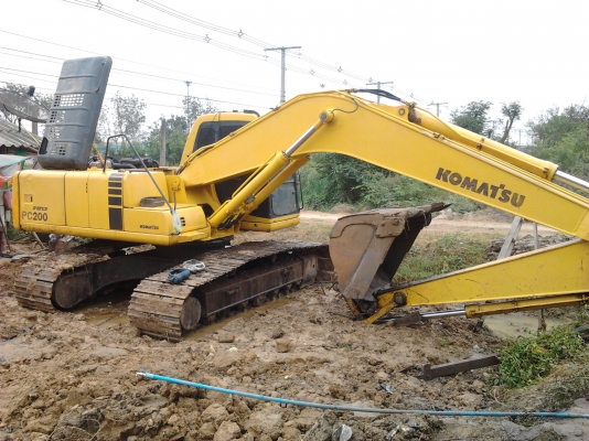 ขายรถแบคโฮ  ยี่ห้อ KOMATSU  รุ่น  PC200-6C  เอกสารเล่มทะเบียน