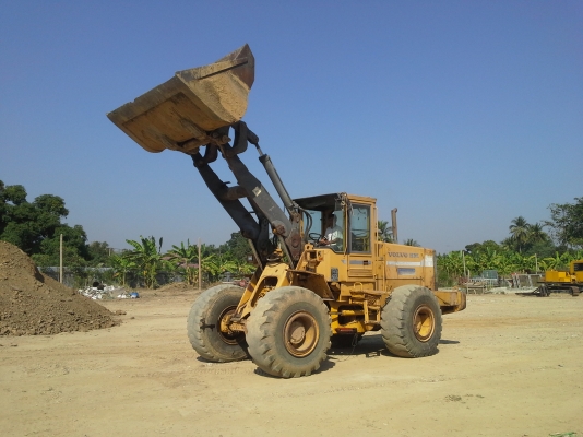 ขายรถตัก VOLVO รุ่น BM L 120 B