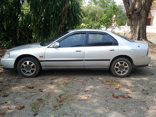 ขาย Honda ACCORD ท้ายก้อนเดียว ปี94 AT เดิมๆ ราคา 139000 บาท