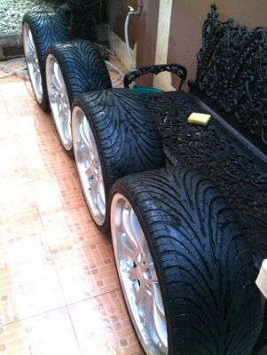 ล้อ HARTGE ขนาด 22 นิ้ว 5 รู แท้จากเยอรมัน พร้อมยางดอกเต็มๆ หน้า 265-30-22 หลัง 295-25-22 .Tel.085-150-9040 P ล้อ HARTGE ขนาด 22 นิ้ว 5 รู แท้จากเยอรมัน พร้อมยางดอกเต็มๆ หน้า 265-30-22 หลัง 295-25-22 .Tel.085-150-9040 P