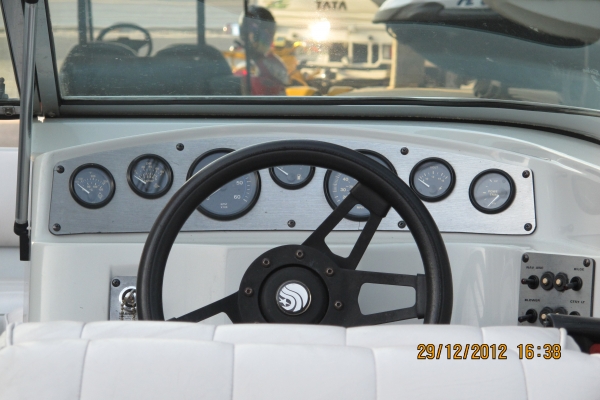 -ผ่อนได้- ขาย เรือ CELEBRITY 18 ฟุต เครื่อง MERCRUISER 4.3 เรือนำเข้า USA  สภาพสวยมาก