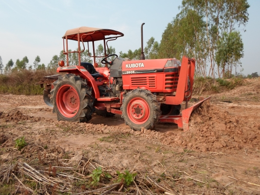 ขายรถไถคูโบต้า L2605 2 เพลา 4WD มีใบมีดพาล5พร้อมไช้งาน