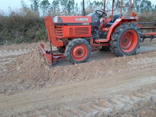 ขายรถไถคูโบต้า L2605 2 เพลา 4WD มีใบมีดพาล5พร้อมไช้งาน