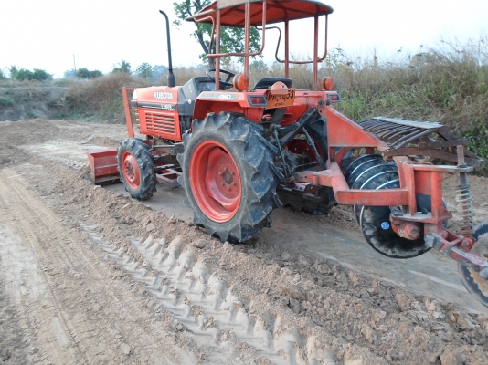 ขายรถไถคูโบต้า L2605 2 เพลา 4WD มีใบมีดพาล5พร้อมไช้งาน