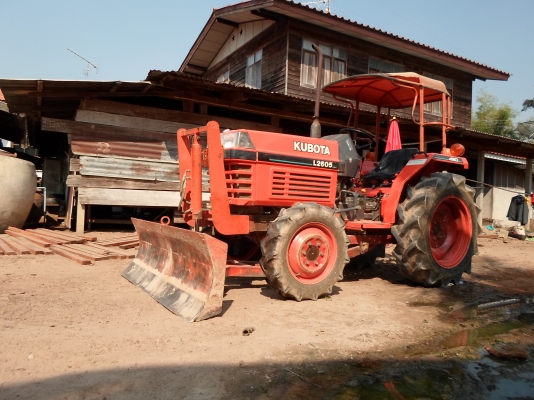 ขายรถไถคูโบต้า L2605 2 เพลา 4WD มีใบมีดพาล5พร้อมไช้งาน