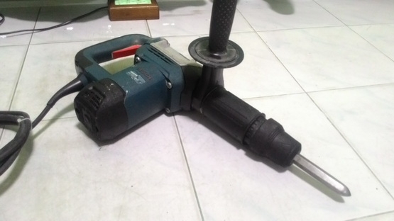 เครื่องสกัดคอนกรีตไฟฟ้า bosch สภาพดีพร้อมใช้งานครับ