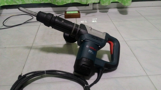 เครื่องสกัดคอนกรีตไฟฟ้า bosch สภาพดีพร้อมใช้งานครับ