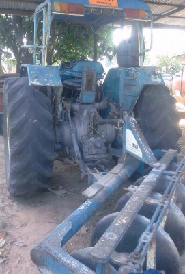 FORD 6600 - T5 รถไถเพลาเดียว เสื้อเรียบ รถสวยสภาพดีสุดครับพร้อมใช้งานได้เลย อุปกรณ์ครบพร้อม 3 ชิ้น มีใบดันหน้า ผานพรวน 5 ผานพรวนยกร่อง 3 เครื่องแน่นดีแรงดีมากไม่มีเยิ้ม เกียร์เข้าง่ายไม่มีหลุด ระบบไฮดรอลิกส์ไม่มีแตกเยิ้ม ช่วงล่างแน่น ยางสภาพดี 65\% พร้อมใช