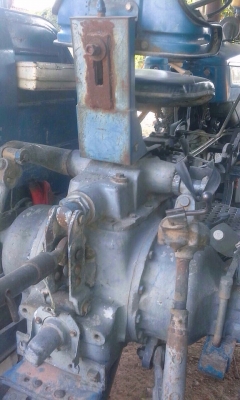 FORD 6600 - T5 รถไถเพลาเดียว เสื้อเรียบ รถสวยสภาพดีสุดครับพร้อมใช้งานได้เลย อุปกรณ์ครบพร้อม 3 ชิ้น มีใบดันหน้า ผานพรวน 5 ผานพรวนยกร่อง 3 เครื่องแน่นดีแรงดีมากไม่มีเยิ้ม เกียร์เข้าง่ายไม่มีหลุด ระบบไฮดรอลิกส์ไม่มีแตกเยิ้ม ช่วงล่างแน่น ยางสภาพดี 65\% พร้อมใช