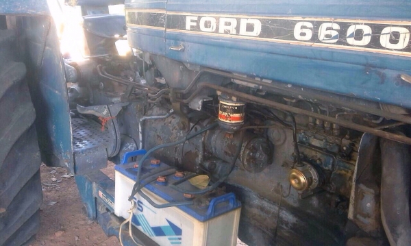 FORD 6600 - T5 รถไถเพลาเดียว เสื้อเรียบ รถสวยสภาพดีสุดครับพร้อมใช้งานได้เลย อุปกรณ์ครบพร้อม 3 ชิ้น มีใบดันหน้า ผานพรวน 5 ผานพรวนยกร่อง 3 เครื่องแน่นดีแรงดีมากไม่มีเยิ้ม เกียร์เข้าง่ายไม่มีหลุด ระบบไฮดรอลิกส์ไม่มีแตกเยิ้ม ช่วงล่างแน่น ยางสภาพดี 65\% พร้อมใช