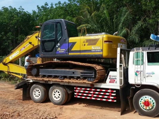 ขายด่วน!! KOBELCO SK200-6 YN09 9,000ชม. สภาพสวยๆค่ะ ขายด่วน!! KOBELCO SK200-6 YN09 9,000ชม. สภาพสวยๆค่ะ