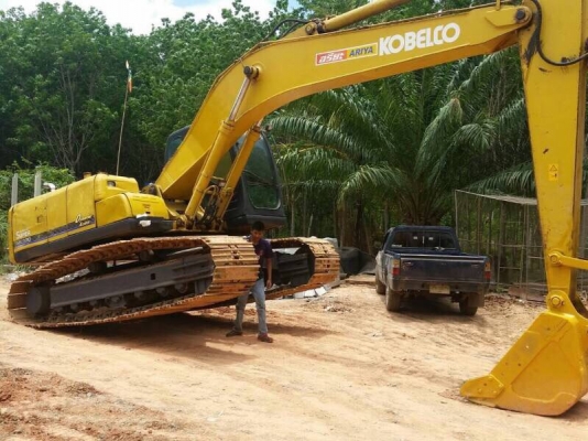 ขายด่วน!! KOBELCO SK200-6 YN09 9,000ชม. สภาพสวยๆค่ะ ขายด่วน!! KOBELCO SK200-6 YN09 9,000ชม. สภาพสวยๆค่ะ