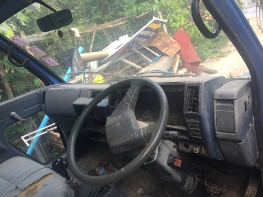 ขาย หกล้อติดเครน