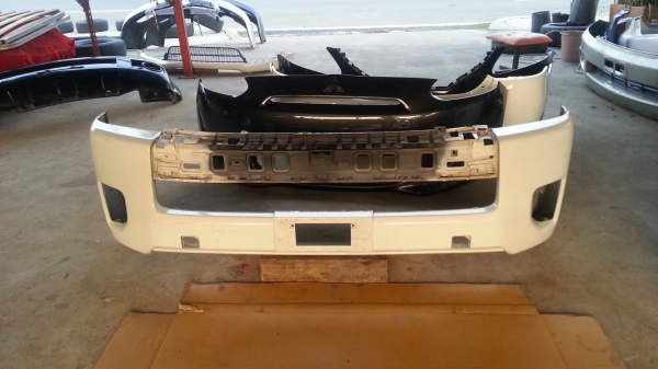 กันชนหน้า คอมมิวเตอร์2014 ของแท้มือสอง