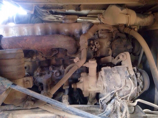 ISUZU NPR 168 HP EH700 หกล้อดั๊มพ์ รถแน่นสภาพดีพร้อมใช้งานได้เลยครับ รถประกอบไม่มีเอกสารเล่มทะเบียนนะครับ วางเครื่องยนต์ 185 แรง 6 เกียร์ เครื่องแน่นแรงดีมากๆครับ หัวเก๋งสวยไม่ผุภายในเก๋งคอนโซลครบพร้อม พวงมาลัยเพาเวอร์ ระบบเบรคทริ๊ปฟี้ครบครัน กระบะดั๊มพ์เ