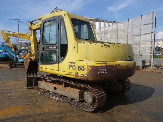 ขายรถขุด  KOMATSU PC60-7  มีหลายคัน