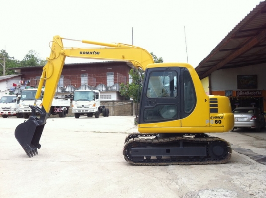 ขายรถขุด  KOMATSU PC60-7  มีหลายคัน