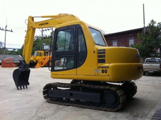 ขายรถขุด  KOMATSU PC60-7  มีหลายคัน