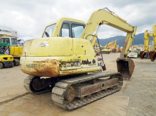 ขายรถขุด  KOMATSU PC60-7  มีหลายคัน