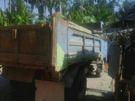 หกล้อดั้ม อีซูซุุ FRR195แรง สภาพเดิมสวยวิ่งงานตลอด ทะเบียนพร้อมโอน.ราคา490,000นะครับ