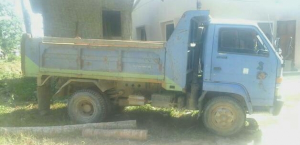 หกล้อดั้ม อีซูซุุ FRR195แรง สภาพเดิมสวยวิ่งงานตลอด ทะเบียนพร้อมโอน.ราคา490,000นะครับ