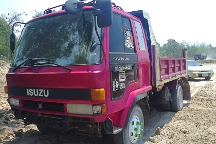 หกล้อดั้ม อีซูซุุ FRR195แรง สภาพเดิมสวยวิ่งงานตลอด ทะเบียนพร้อมโอน.ราคา490,000นะครับ