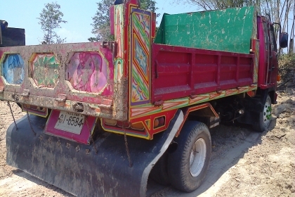 หกล้อดั้ม อีซูซุุ FRR195แรง สภาพเดิมสวยวิ่งงานตลอด ทะเบียนพร้อมโอน.ราคา490,000นะครับ