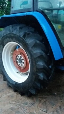 ขายรถไถ 7840 เกียร์ ธรรมดา 12x12 6 สูบ 120 แรงม้า 0876743909 ด่วน ครับ