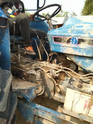 325,000 รถไถฟอรด รุ่น6600 เสื้อลายไอดีใหญ่ปั๊มแถวเอกสารอินวอย