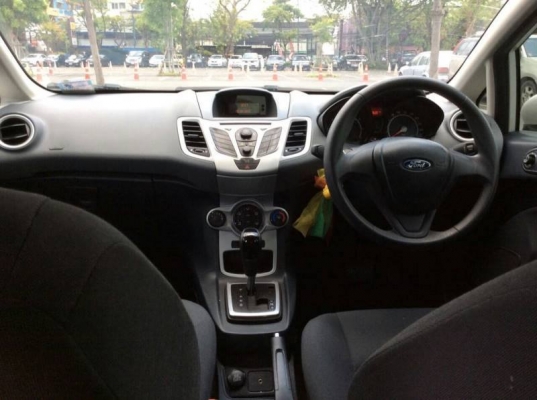 Ford Fiesta ปี12 รองTOP รถสวยกิ๊บ Ford Fiesta ปี12 รองTOP รถสวยกิ๊บ