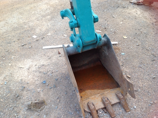 ขายรถแบคโฮ ยี่ห้อ KOMATSU รุ่น PC25