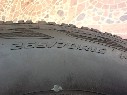 ขายยางสวย cooper at3 265/70/16 ปี 12 ดอกเต็ม 95\% ลองดูครับ