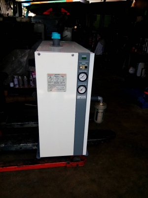 ขาย แอร์ดรายเยอร์   เครื่องทำลมแห้ง ใช้สำหรับปั๊มลม 20-30  HP  สนใจโทร.หาเราตอนนี้เลย