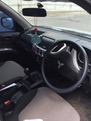 Mitsubishi Triton ปี 14 แคปเตี้ย Mitsubishi Triton ปี 14 แคปเตี้ย