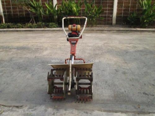 เครื่องกำจัดวัชพืชในร่องข้าว   MARUYAMA    MA3 รหัสสินค้า  80802458  หรือเพิ่มเติมไดที่ www.nihonmono.com