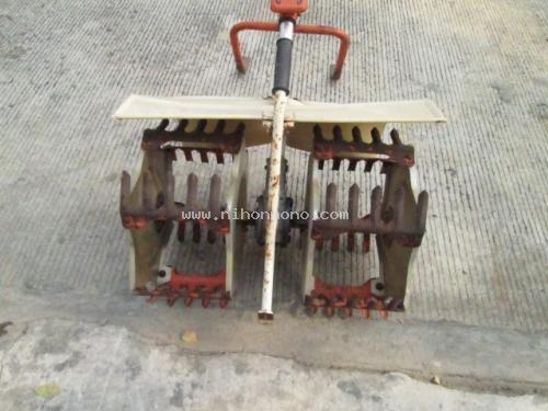 เครื่องกำจัดวัชพืชในร่องข้าว   MARUYAMA    MA3 รหัสสินค้า  80802458  หรือเพิ่มเติมไดที่ www.nihonmono.com