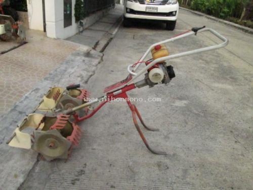 เครื่องกำจัดวัชพืชในร่องข้าว ยี่ห้อ   MARUYAMA รุ่น   MA3   รหัสสินค้า : 80802459 หรือเพิ่มเติมไดที่ www.nihonmono.com