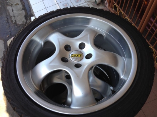 ล้อ ATS เยอรมันเเท้ๆใส่ VOLVO ขอบ18กว้าง8นิ้ว4ลูกอ๊อฟ35ของเก่าญี่ปุ่นสภาพเดิม ล้อ ATS เยอรมันเเท้ๆใส่ VOLVO ขอบ18กว้าง8นิ้ว4ลูกอ๊อฟ35ของเก่าญี่ปุ่นสภาพเดิม