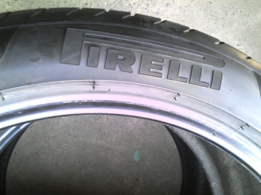 255/40R18 PIRELLI มี 2 เส้น tel.081-427-3941