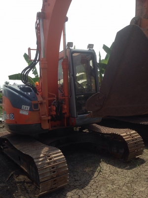 ขายด่วน รถขุด HITACHI EX 135US-5 นำเข้าจากญี่ปุ่น  สภาพสวย เครื่องปั๊มดี  ไฟฟ้าครบ  ใช้งานนน้อย  รถสวย พร้อมใช้งาน  โทร 089-7462641  สุวรรณี  เผ่าพงศ์ษา