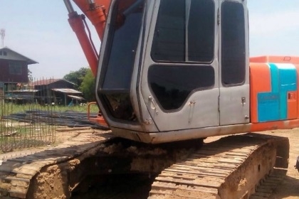 HITACHI EX 200-2 ไฟฟ้าหน้าจอครบพร้อมทำงานได้เลย เครื่องยนต์เดิมปั๊มเดิมทำงานได้เร็วไม่มีโหลด ภายในเก๋งสะอาด แอร์เย็น ภายนอกบอดี้สวยสีสันเดิมๆ บูมอาร์มไม่มีปะไม่มีดาม ช่วงล่างแน่นดี โรลเลอร์โซ่ใบแทรกสภาพดีประมาณ 65\% พร้อมใช้งาน เอกสารใบอินวอย ราคาต่อรองได้ HITACHI EX 200-2 ไฟฟ้าหน้าจอครบพร้อมทำงานได้เลย เครื่องยนต์เดิมปั๊มเดิมทำงานได้เร็วไม่มีโหลด ภายในเก๋งสะอาด แอร์เย็น ภายนอกบอดี้สวยสีสันเดิมๆ บูมอาร์มไม่มีปะไม่มีดาม ช่วงล่างแน่นดี โรลเลอร์โซ่ใบแทรกสภาพดีประมาณ 65\% พร้อมใช้งาน เอกสารใบอินวอย ราคาต่อรองได้