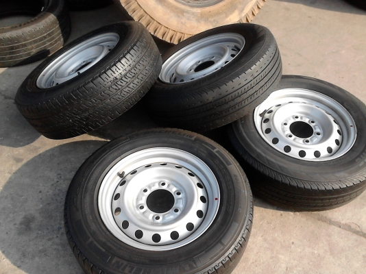 205/70R15 กะทะ 6 รู พร้อมยาง โทร.081-427-3941