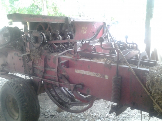 ขายตามสภาพเครื่องอัดฟางนิ้วฮอลแลน