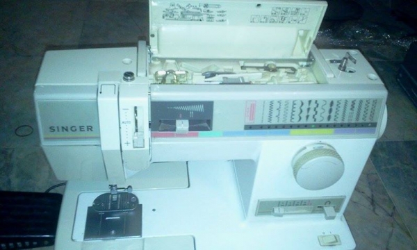 จักรซิงเกอร์ เย็บได้ซิกแซกได้เป็นแบบหิ้วเย็บที่ไหนก็ได้ ขาย1800
