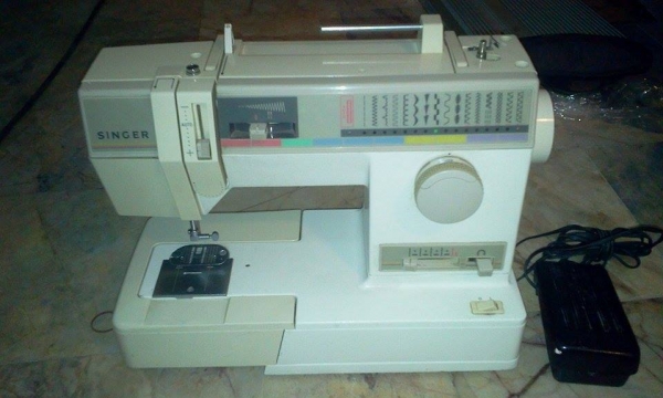 ขายจักรเย็บผ้า singer มีมอเตอร์ในตัวพร้อมใช้