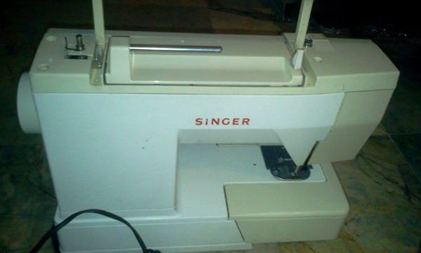 ขายจักรเย็บผ้า singer มีมอเตอร์ในตัวพร้อมใช้